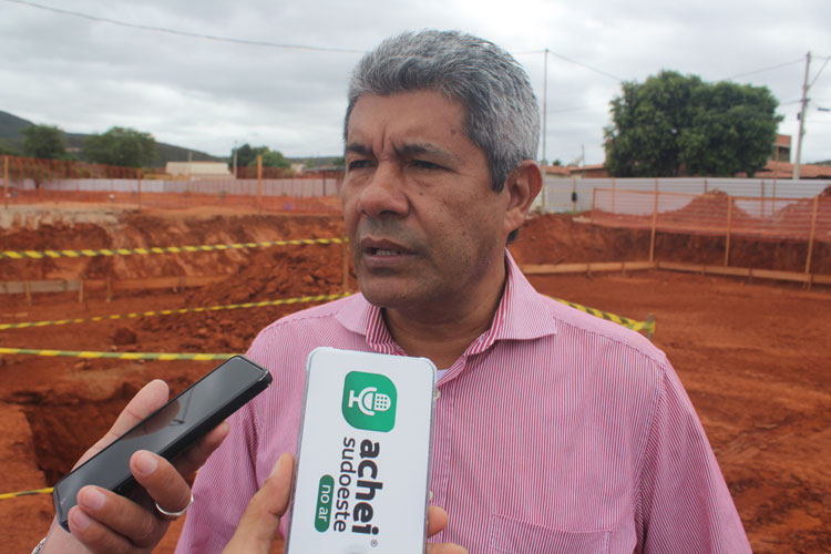 Índice de analfabetismo recai sobre prefeitos que falharam na educação básica, dispara Jerônimo