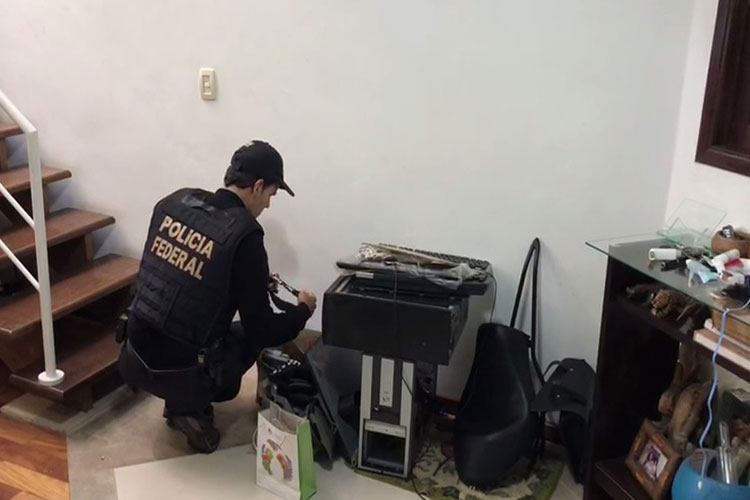 'Carne Fraca': PF faz buscas em nove estados