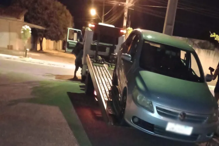 Condutor é preso após fugir de abordagem e desacatar agentes de trânsito em Guanambi