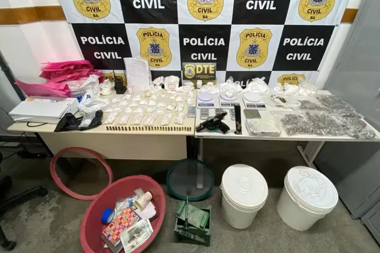 Quatro homens são presos em 'laboratório' de drogas em Feira de Santana