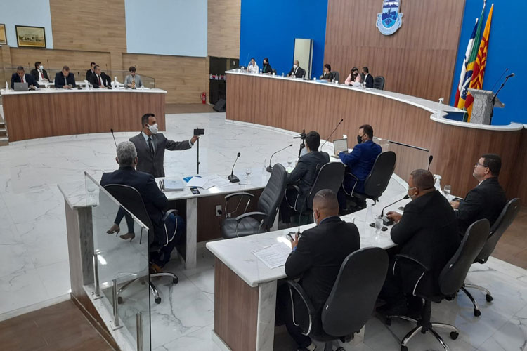 Debate acirrado mostra inabilidade e falta de comando da presidente da Câmara de Brumado