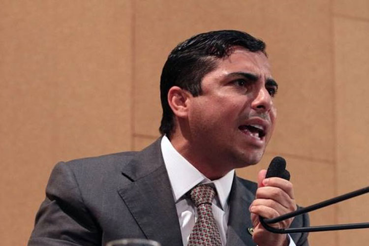 Marcell Moraes luta para incluir zoofilia no código penal