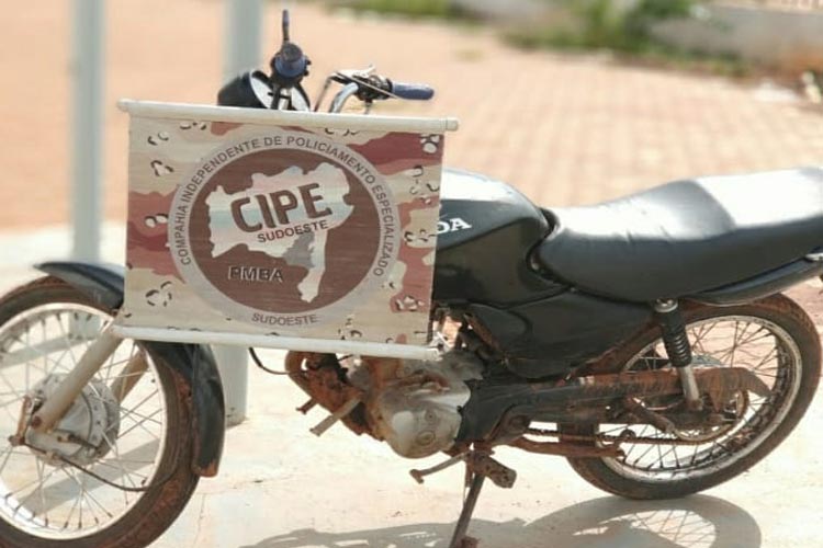 Indivíduo é preso com moto roubada na zona rural de Ibiassucê