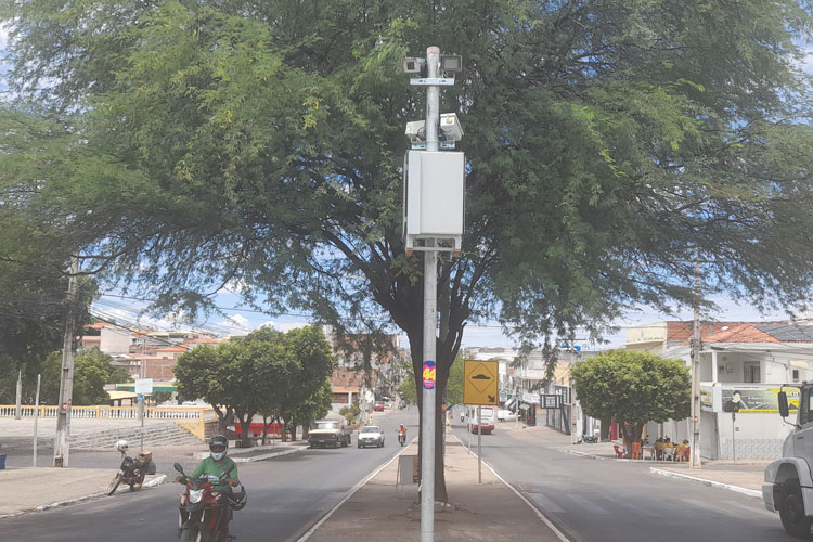 Brumado: Radares começam a funcionar em modo educativo e devem vigorar em 20 dias