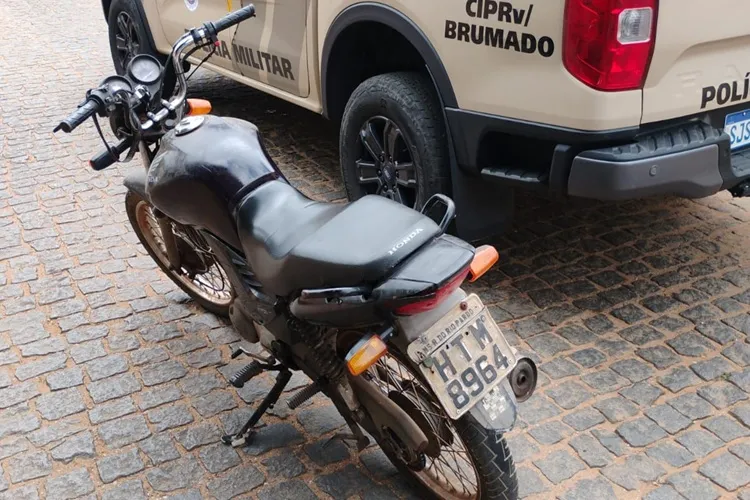 2ª CIPRv apreende veículo com restrição de furto em Caculé