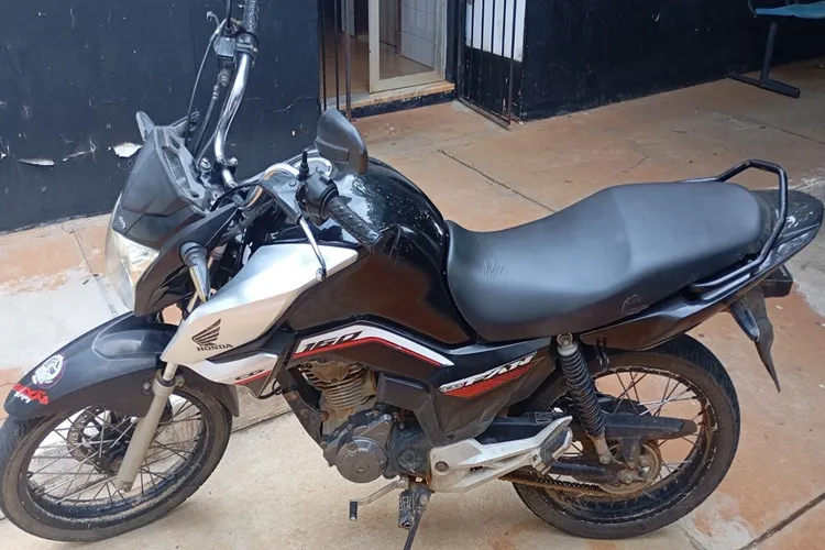 4ª CIPM apreende veículo com adulteração de sinal identificador em Ibipitanga