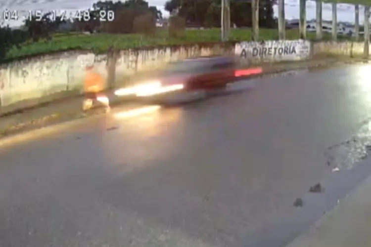 Itapetinga: Jovem morre após ser arremessado de carro em acidente