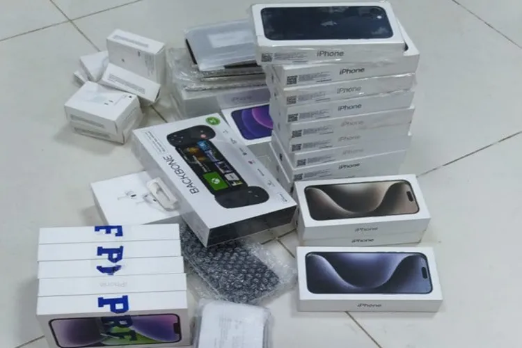 PRF apreende carga de celulares e eletrônicos em Vitória da Conquista