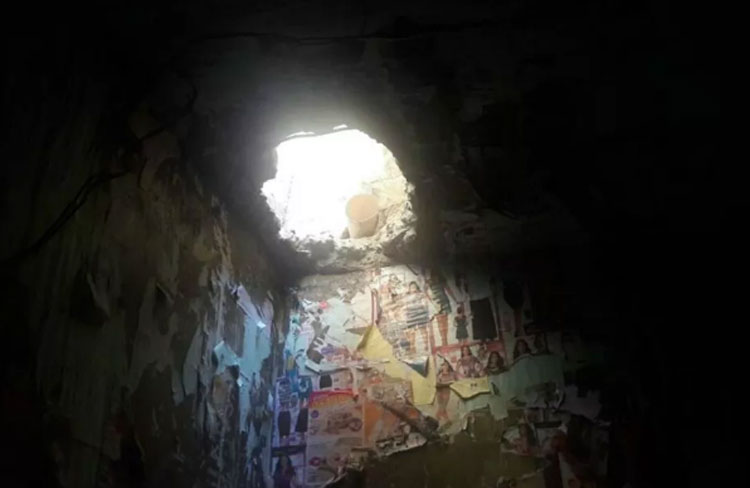 Detentos abrem buraco em laje e fogem de carceragem da delegacia de Carinhanha