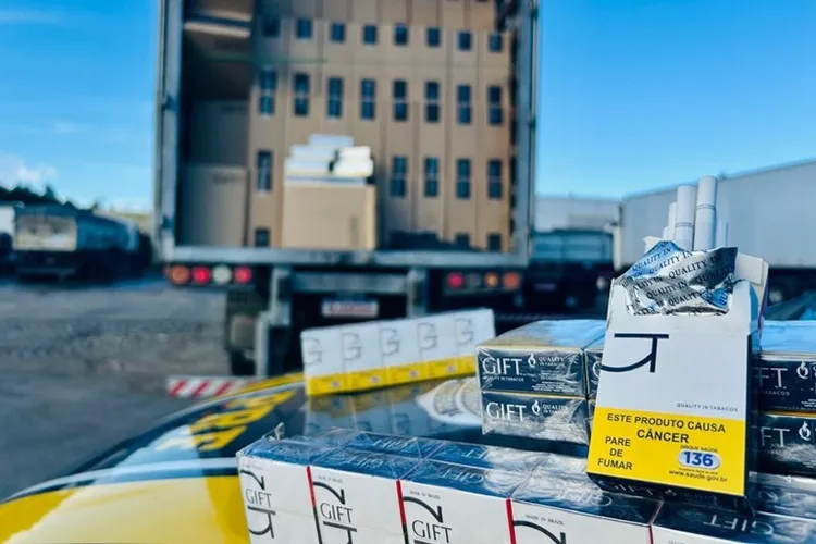 PRF apreende 665 mil maços de cigarros sem nota fiscal em Vitória da Conquista