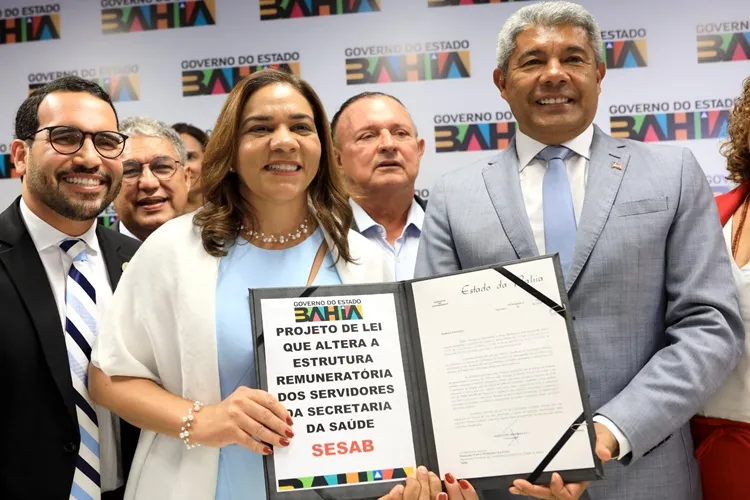 Governo do Estado propõe reajuste de 13,63% até 2026 para profissionais da saúde