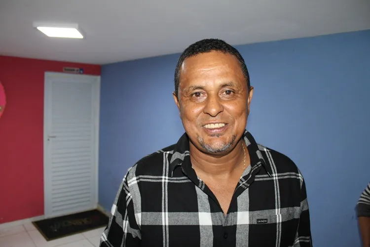 Vice-prefeito das as boas vindas e enaltece os festejos juninos em Macaúbas