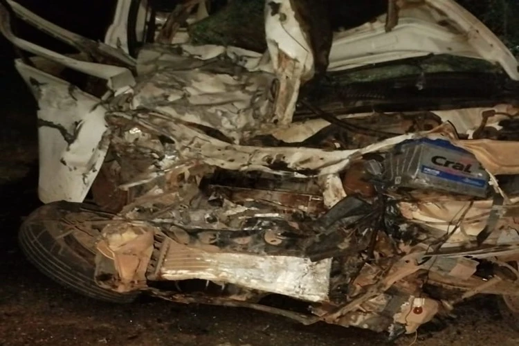 Colisão entre caminhão e carro resulta em duas mortes em Macaúbas