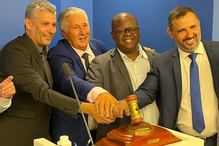 Bolsa de Valores habilita PPP de Iluminação Pública em Guanambi e Lagoa Real