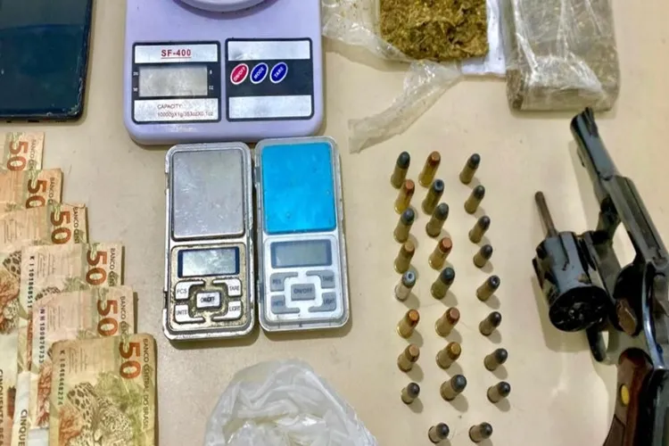 Homem é preso com arma, munições e drogas em Vitória da Conquista