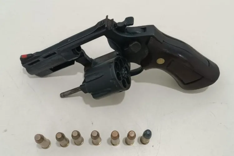 Vitória da Conquista: 78ª CIPM recupera moto roubada e apreende arma de fogo