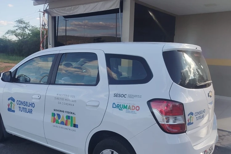 Criança é resgatada sozinha às margens da BR-030, em Brumado