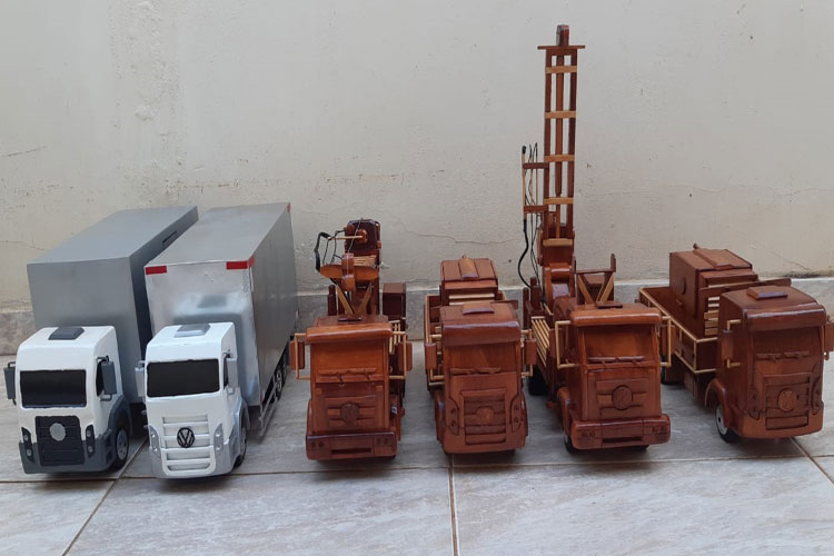 Arte em miniaturas de artesão brumadense ganha holofotes na região