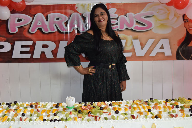 Brumado: Empresária Perinalva Dias completa mais um ano de vida