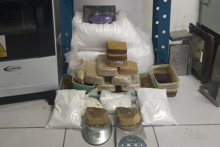 Laboratório de produção e refino de drogas é desarticulado no oeste baiano