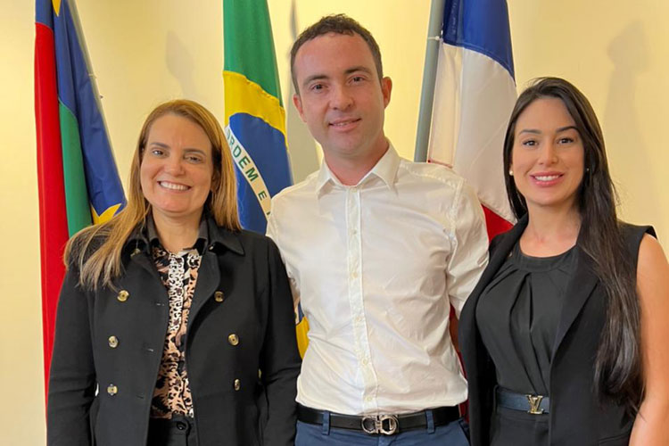 Fabrício Abrantes e Sheila Lemos debatem o desenvolvimento da região sudoeste da Bahia