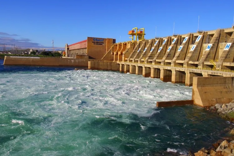 Aneel aprova redução de até 37% nas taxas extras na conta de luz