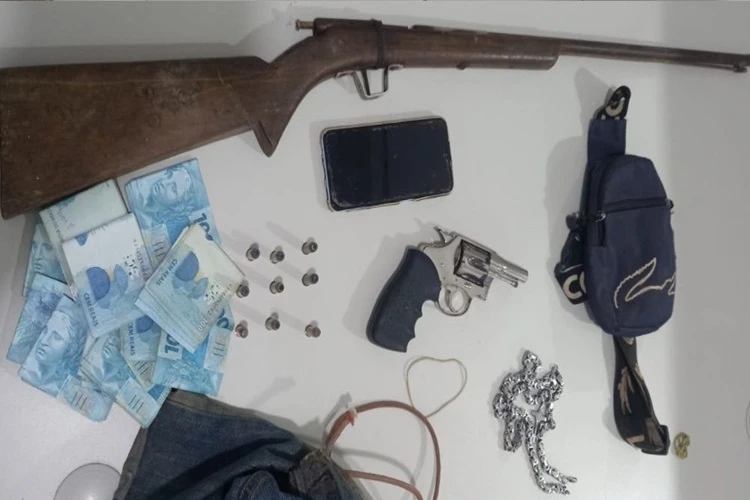 80ª CIPM prende homem por posse ilegal de arma de fogo