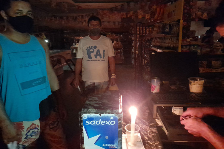 Rompimento de fio causa blecaute na cidade de Brumado