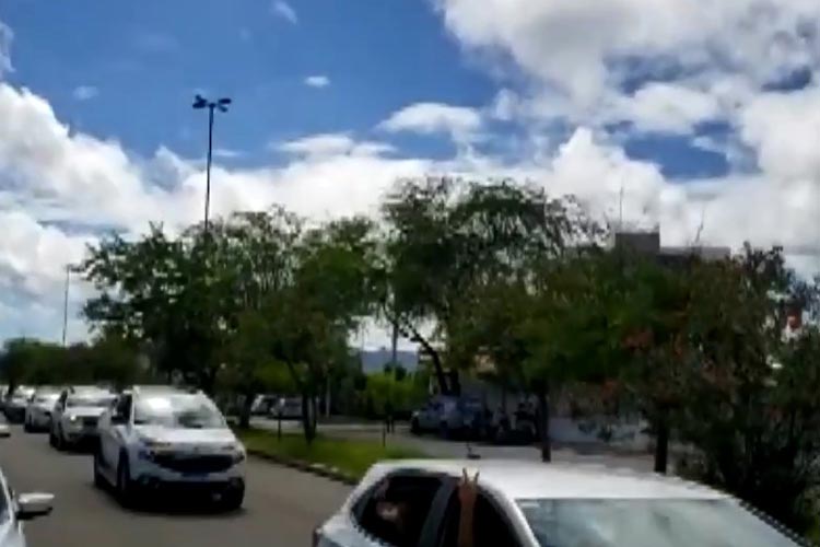 Covid-19: Lojistas fazem carreata por reabertura comércio em Jequié