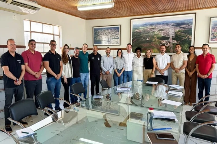 Prefeito de Brumado reúne equipe de governo e define metas para 2026