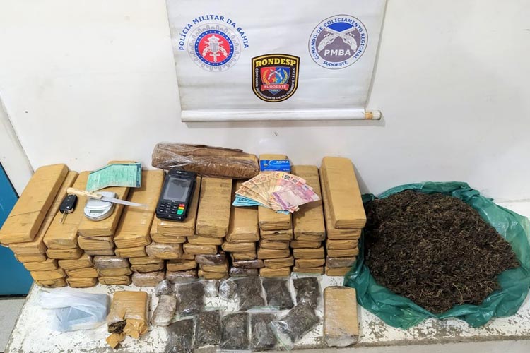 Vitória da Conquista: Dois homens são presos com 60 kg de maconha e veículo clonado