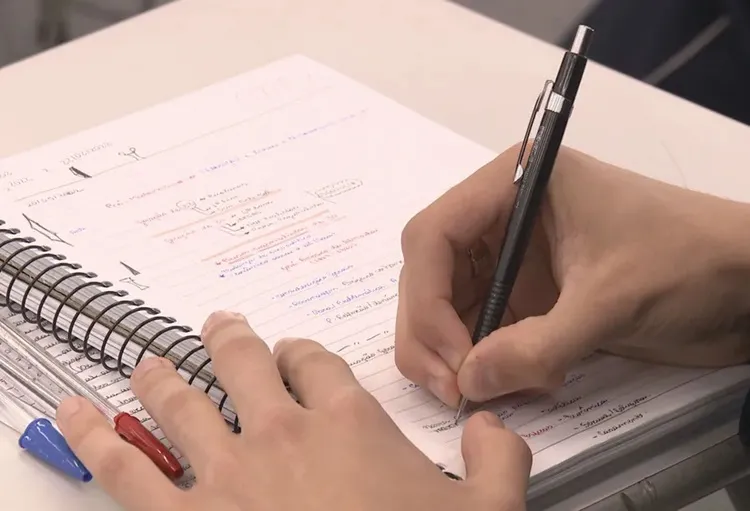 Professores e estudantes de Manoel Vitorino passam mal após ingestão de água e café