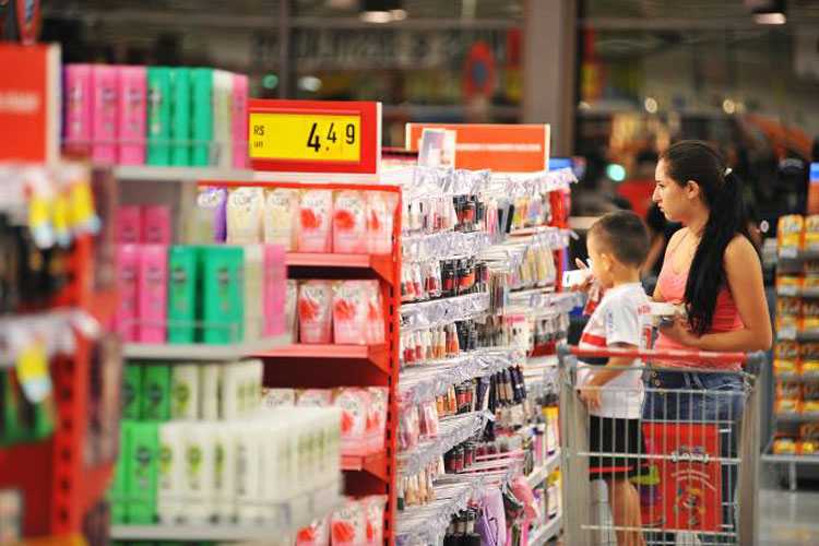 Após greve, produtos de higiene e limpeza podem começar a faltar