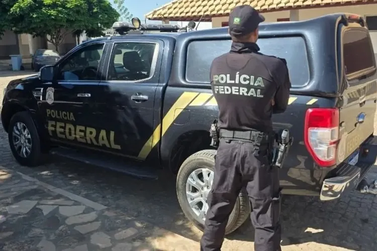 PF cumpre mandados contra comerciante de Bom Jesus da Lapa