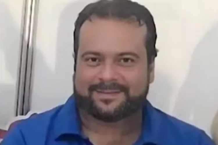 Servidor de prefeitura de Belo Campo morre após batida entre dois carros e uma van