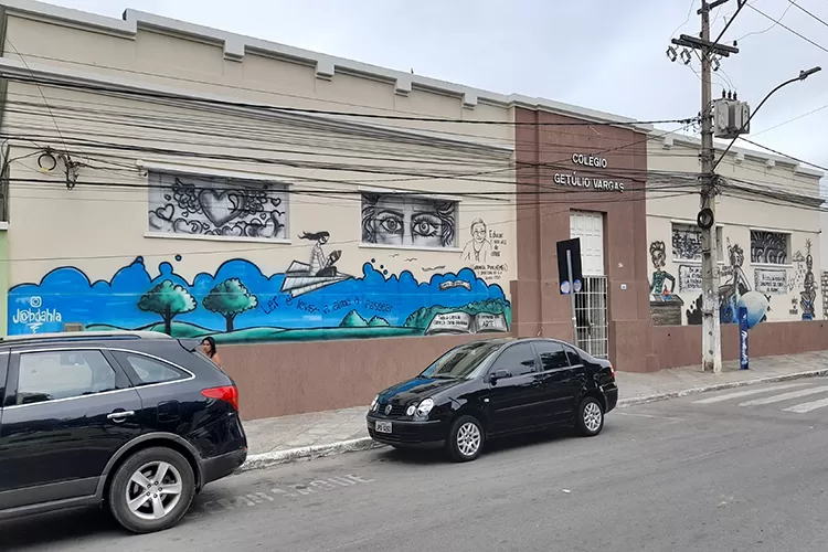 Brumado: Prédio do Getúlio Vargas poderá se tornar centro administrativo ou sede da Uneb