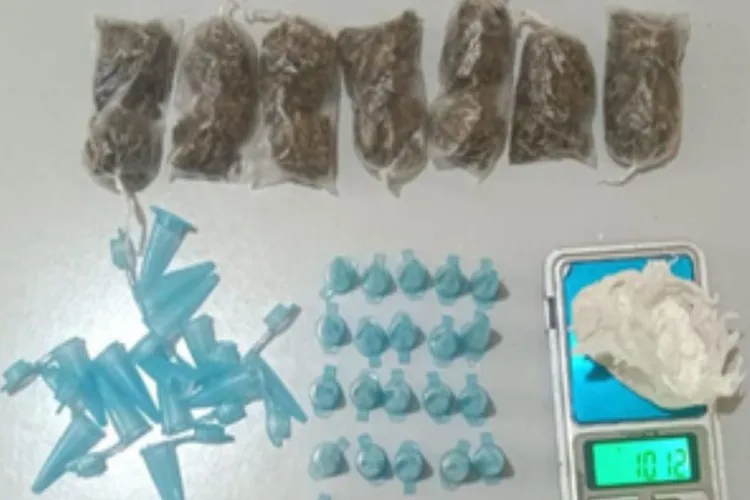 Duas mulheres são presas por tráfico de drogas na cidade de Condeúba