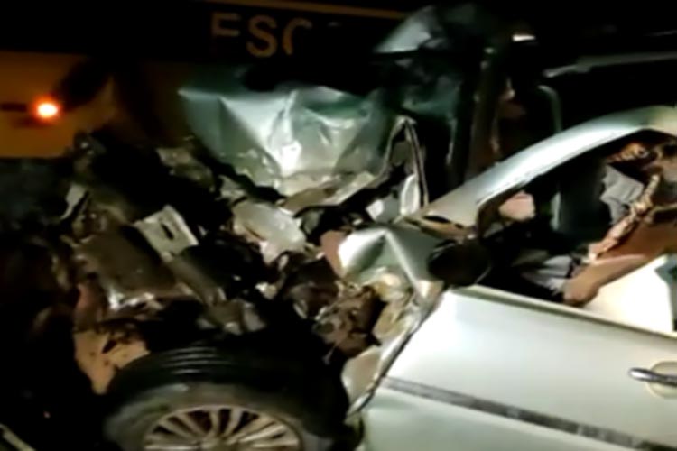 Anagé: Colisão frontal entre ônibus escolar e veículo de passeio deixa um morto e quatro feridos na BA-262