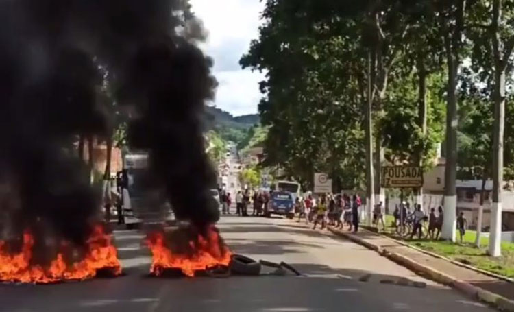 Teolândia: Justiça cancela show do cantor Gusttavo Lima e moradores saem às ruas para protestar