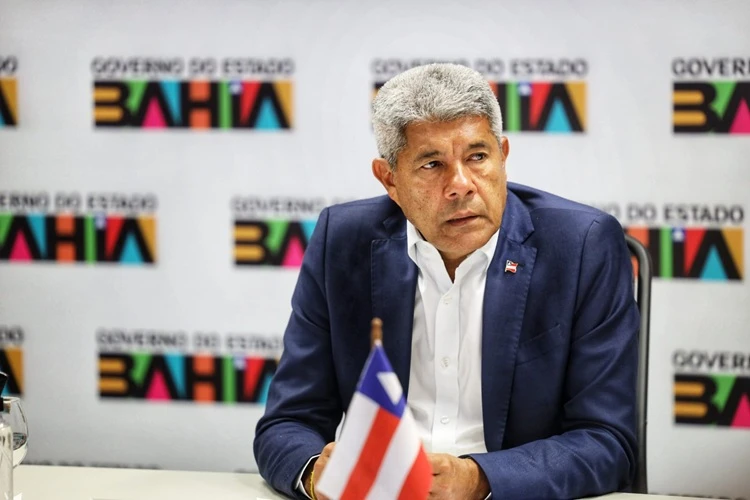 Governador sanciona lei que proíbe nomes ligados à ditadura em equipamentos públicos