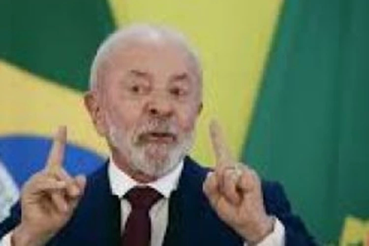 ?Se quiserem, que derrubem meu veto?, diz Lula sobre Dosimetria