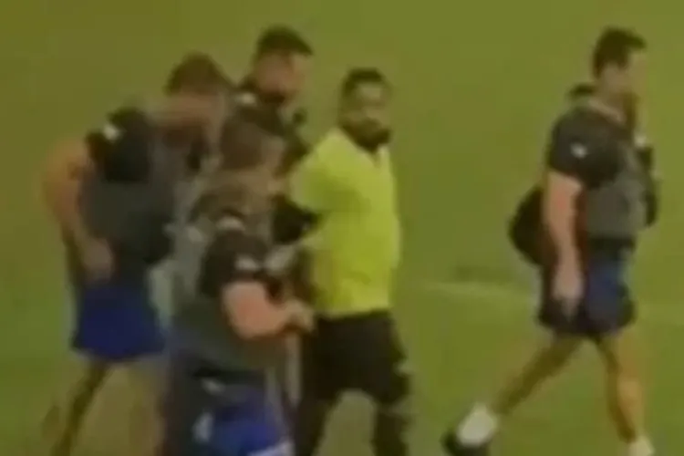 Árbitro é preso enquanto apitava final de torneio de futebol em São Paulo