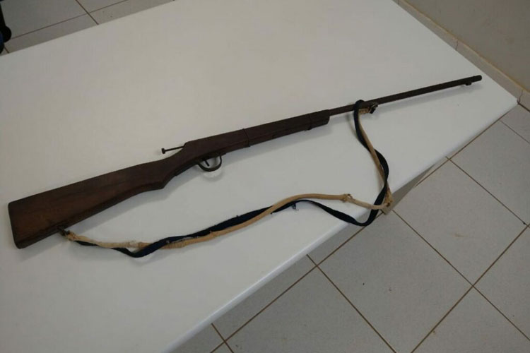 Jovem de 24 anos é preso por porte ilegal de arma de fogo em Igaporã