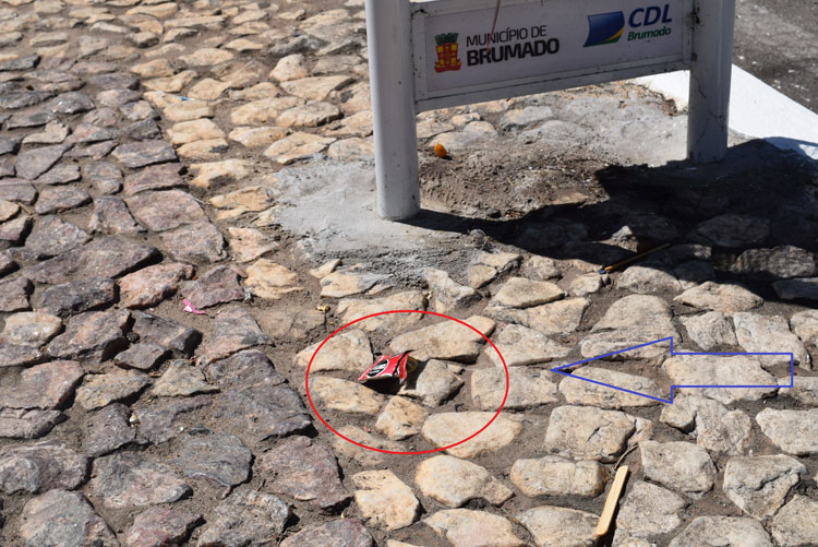 Sem guardas para vigiar, praças de Brumado viram motéis públicos