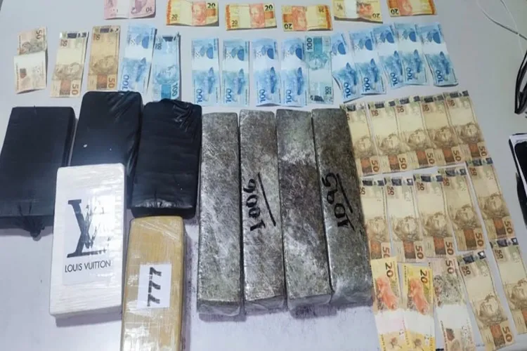 Brumado: Motorista é preso com 9 kg de drogas escondidas em carro na BA-262