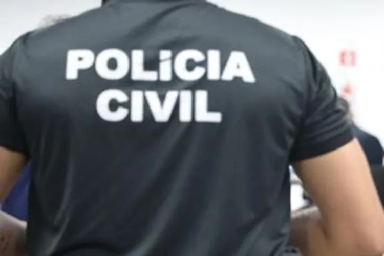 Homem é preso suspeito de estuprar filha por oito anos e obrigá-la a usar drogas