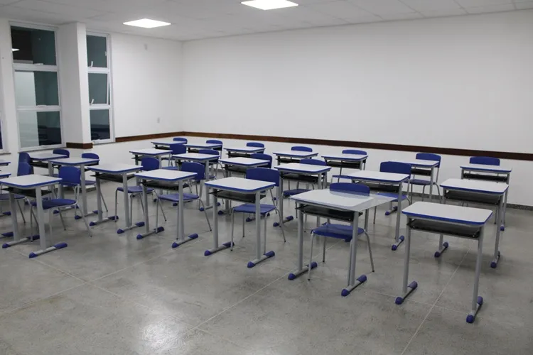 Prefeita moderniza a educação e entrega escola com 22 salas em Livramento de Nossa Senhora