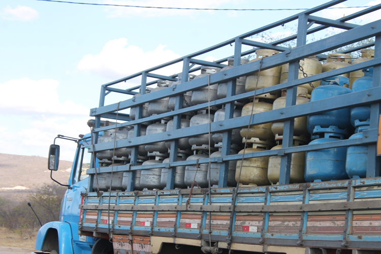 Botijão de gás de cozinha ficará 5% mais barato nas refinarias