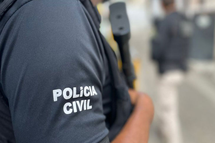 Mulher foge de estupro após golpear suspeito com garrafa em Teofilândia