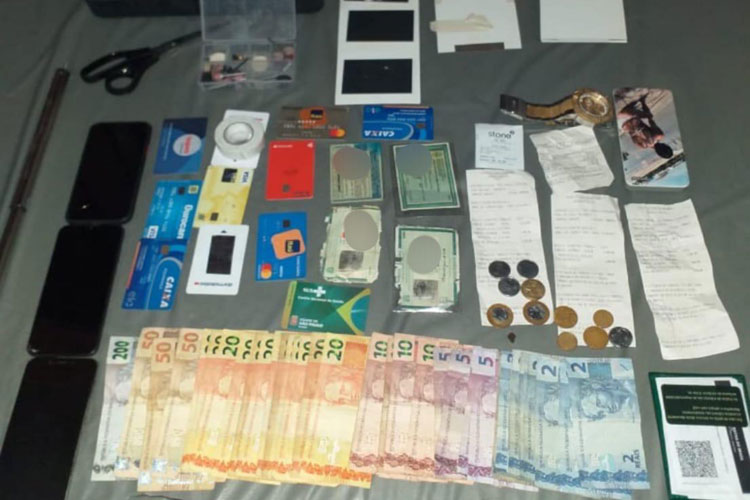 Quinteto suspeito de furtos a caixas eletrônicos é interceptado na BR-116 em Vitória da Conquista